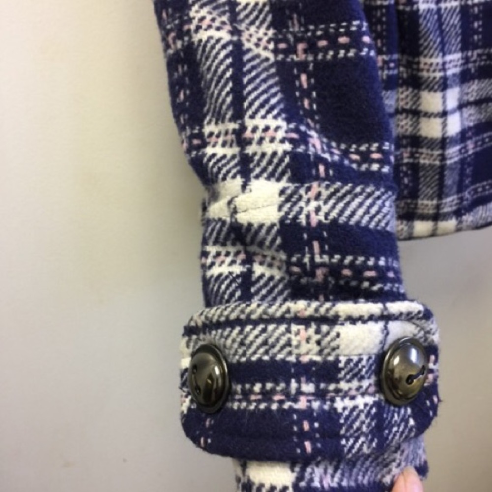 Coat - Picture 3 of 4